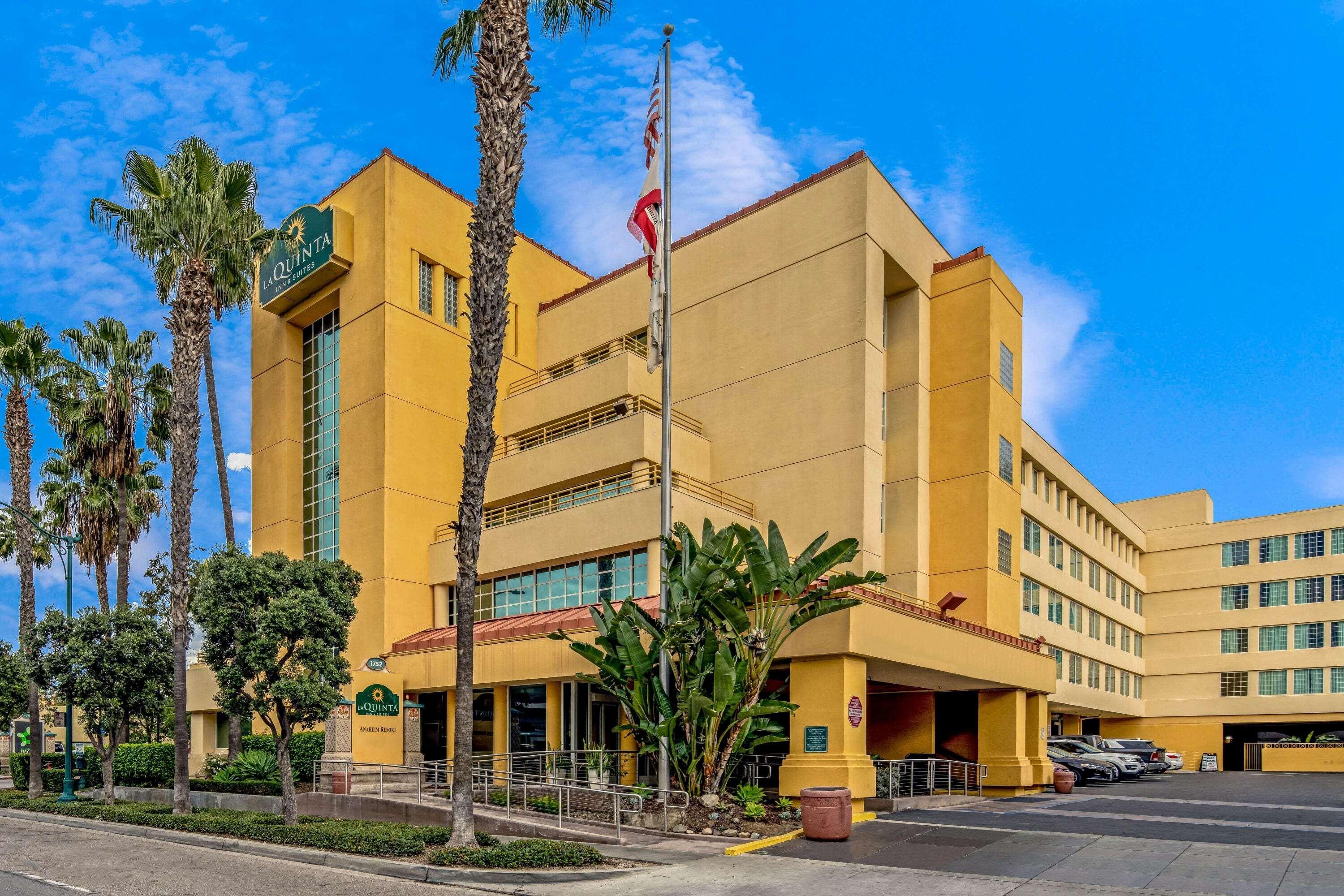 La Quinta By Wyndham Anaheim Hotel Exterior photo