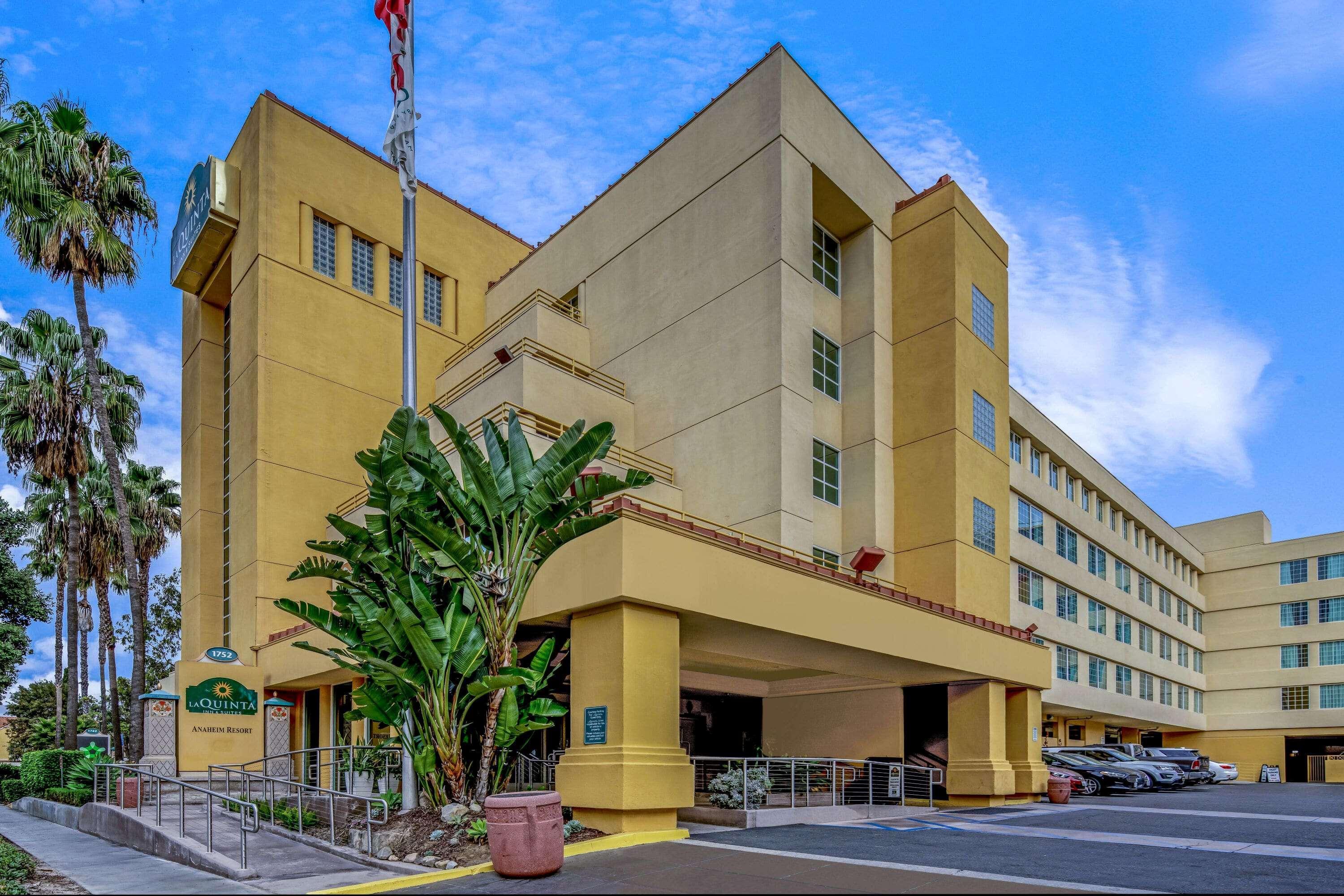 La Quinta By Wyndham Anaheim Hotel Exterior photo