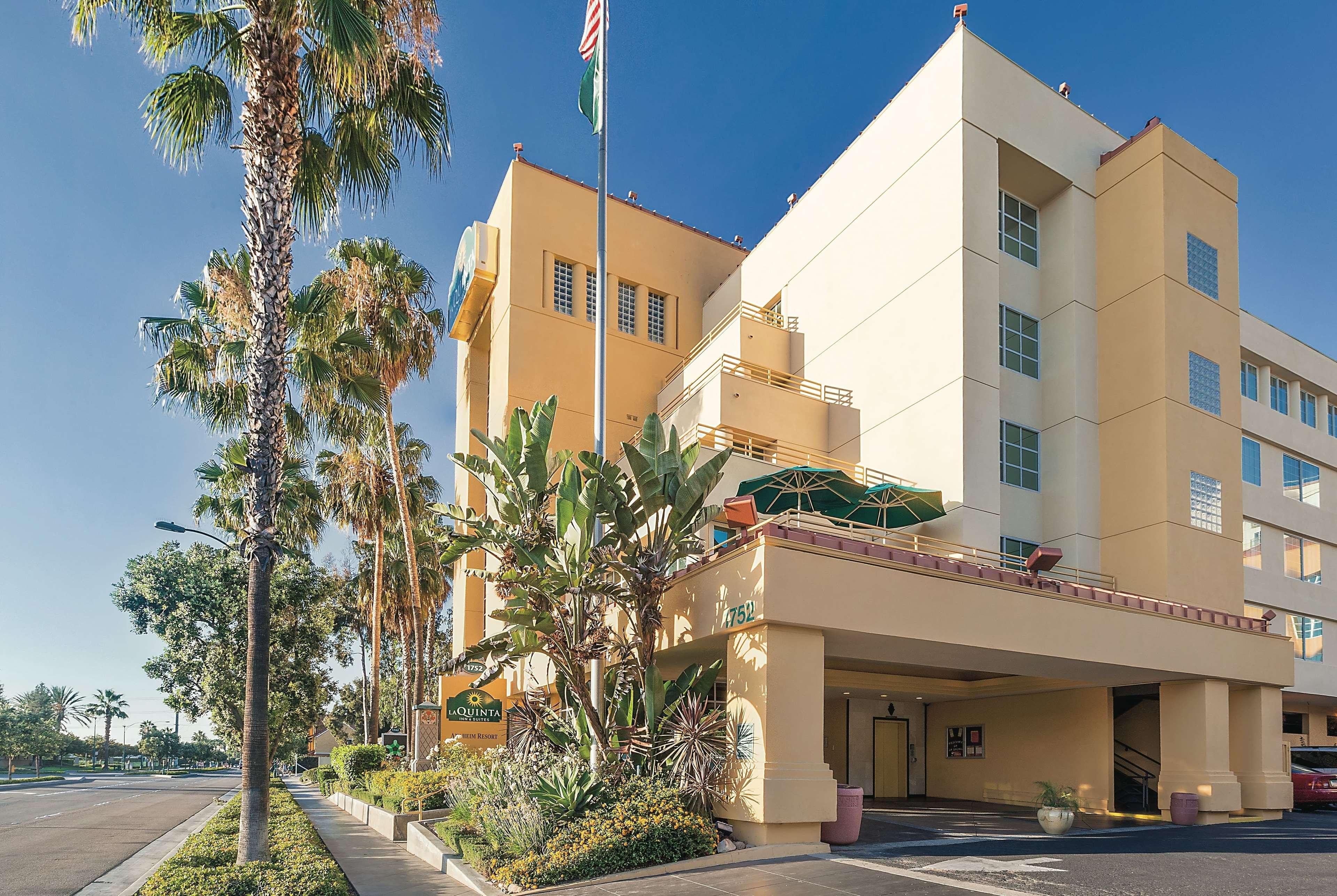 La Quinta By Wyndham Anaheim Hotel Exterior photo